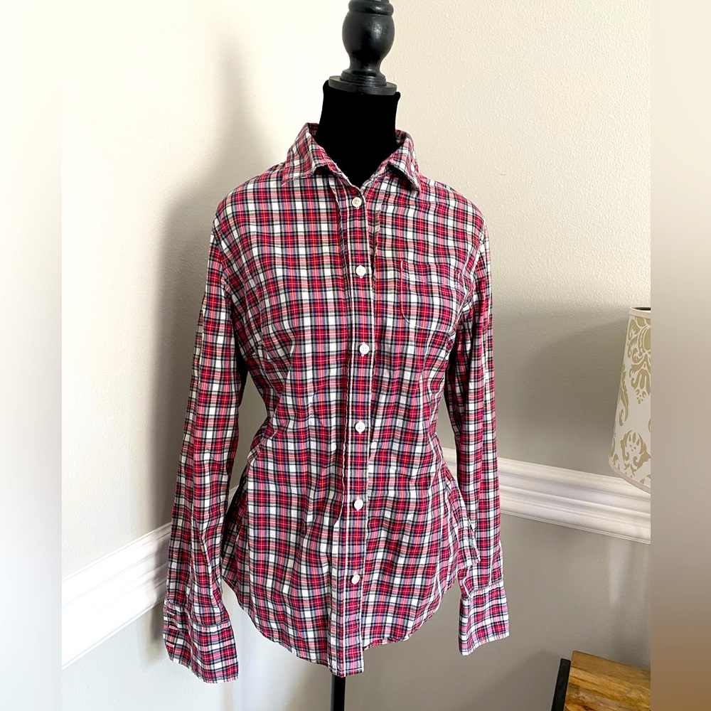American Eagle plaid button down shirt